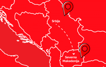 Ilustrativna mapa Balkana sa označenim kretanjem e-commerce logistike kompanije Transfera iz Srbije ka Severnoj Makedoniji, simbol regionalnog širenja.