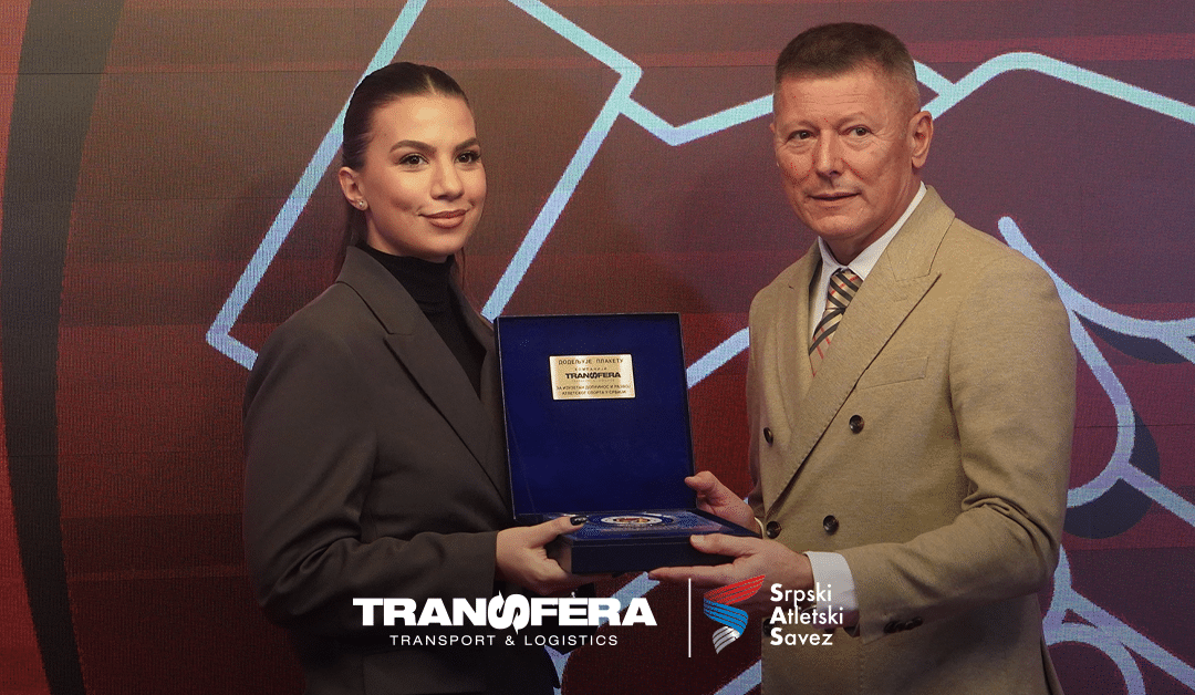 Predstavnici kompanije Transfera i Srpskog atletskog saveza na svečanoj ceremoniji, prilikom uručenja plakete Transferi za izuzetan doprinos razvoju srpske atletike.